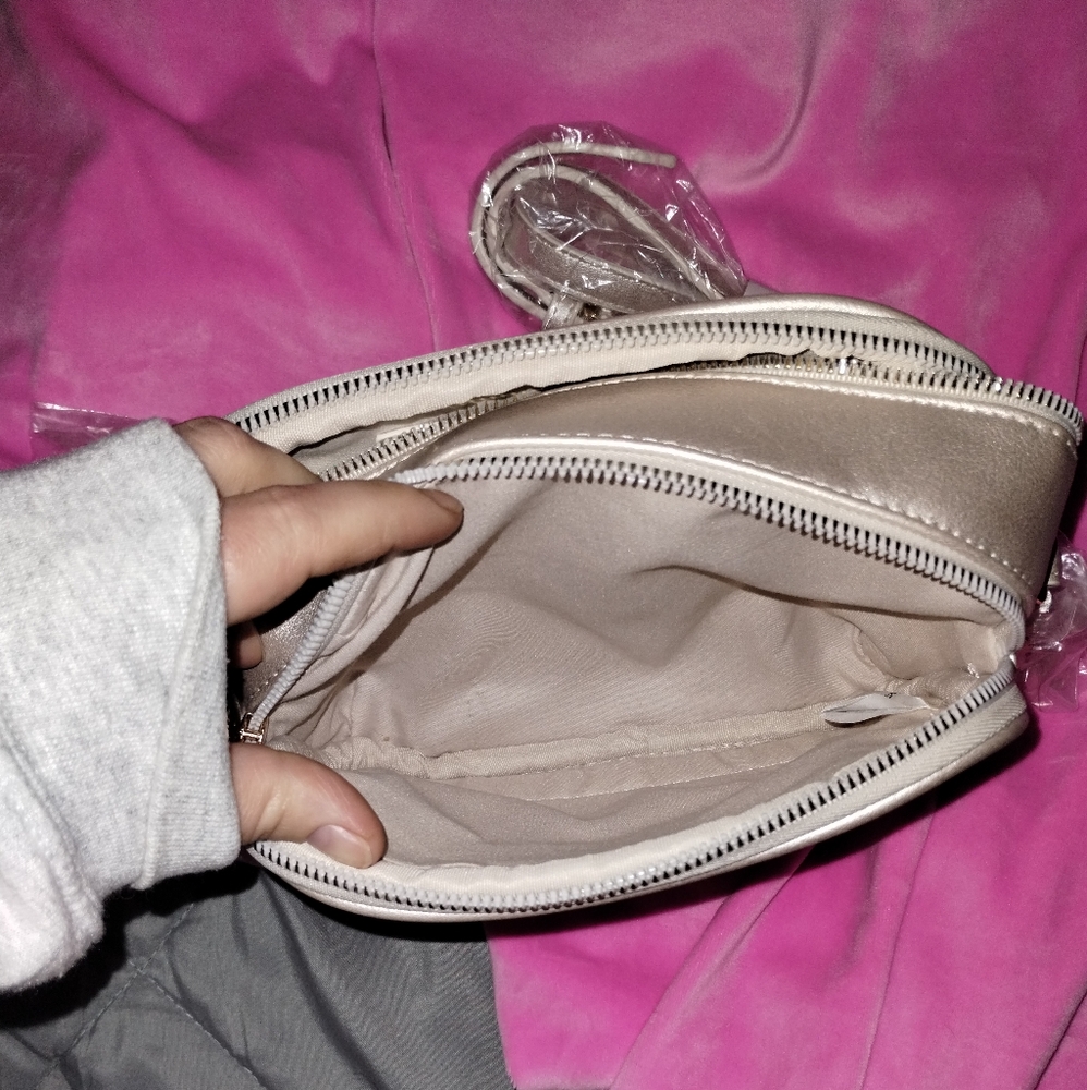 Touch Screen Crossbody Purse by SAVE THE GIRLS - Picture 7 of 11